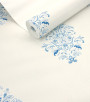 PÁG. 16 - Papel de Parede Vinílico Vita (Italiano) - Colonial com Textura (Tons de Azul/ Off-White/ Detalhes Emborrachados e com Relevo)