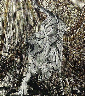 PÁG. 19 - Painel de Parede Vinílico Roberto Cavalli 3 (Italiano) - Tigre (Detalhes com Aplicação de 1500 Cristais)